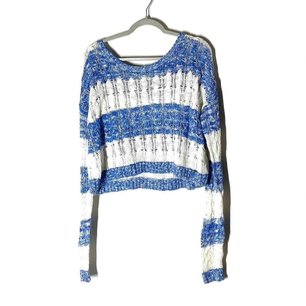 Abercrombie & Fitch Blue and White Stripe Cropped Knit Sweater Size Large